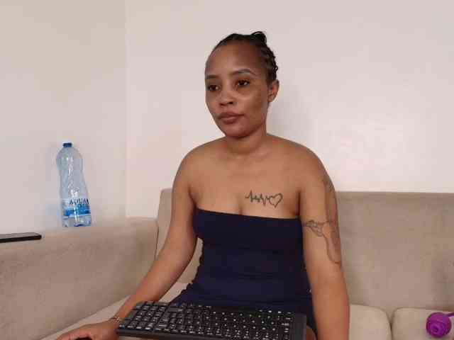 LillyKLove webcam