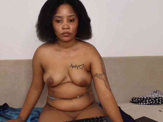LillyKLove webcam