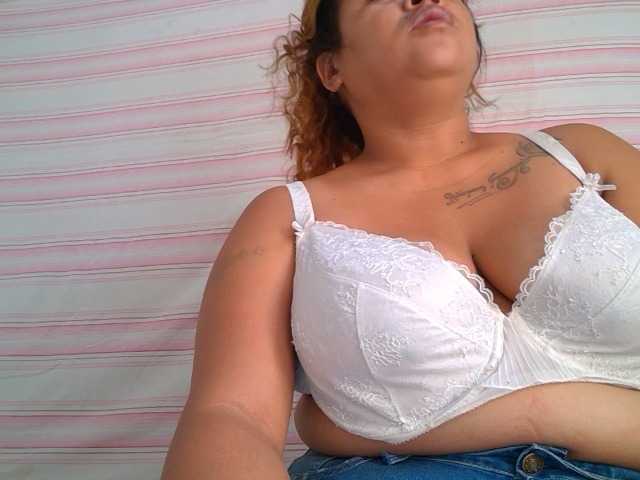 Baby-Blone live cam on BongaCams