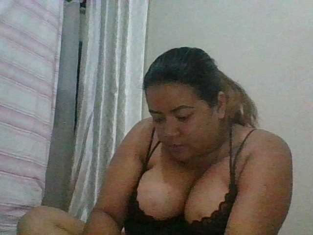 Baby-Blone, en vivo ahora en BongaCams