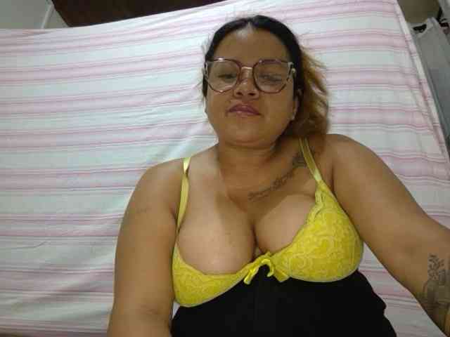 Baby-Blone webcam