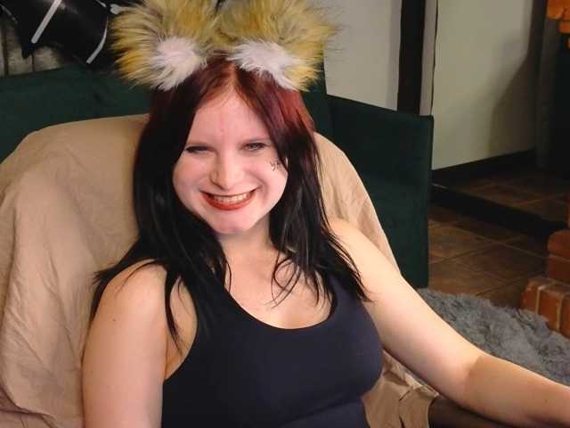Fox-Cute live cam on BongaCams