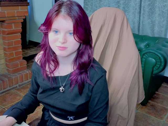 Fox-Cute live cam on BongaCams