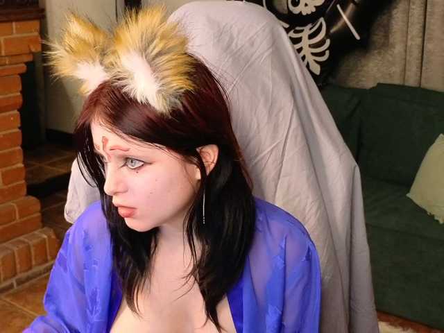Fox-Cute live cam on BongaCams