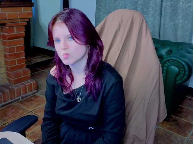 Fox-Cute live cam on BongaCams