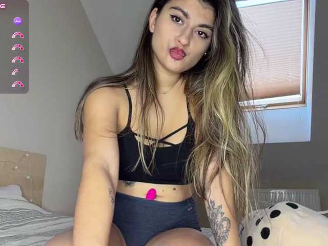 RoxanaPiccinini live cam on BongaCams