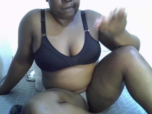 Cutesy09- live cam on BongaCams
