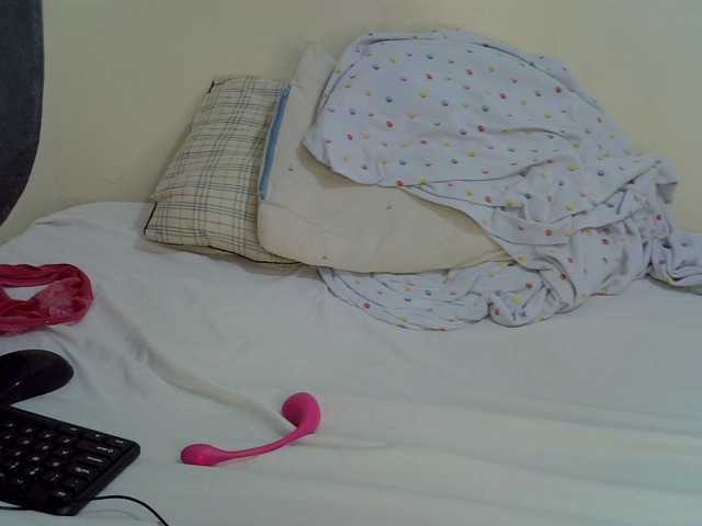 Cutesy09- live cam on BongaCams