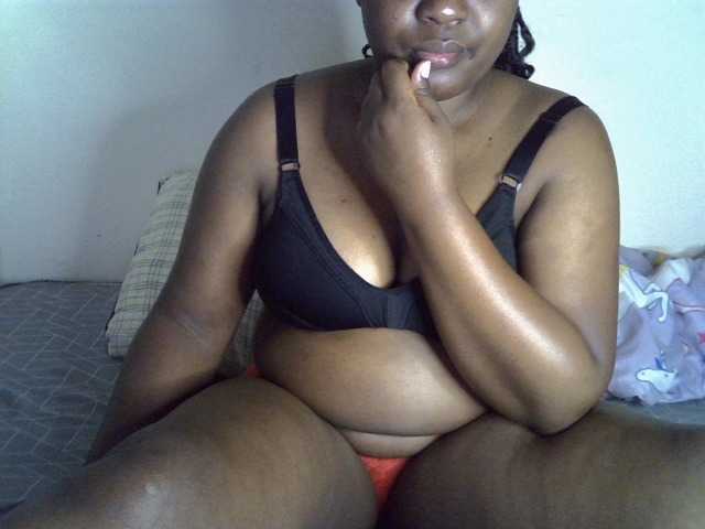 Cutesy09- live cam on BongaCams