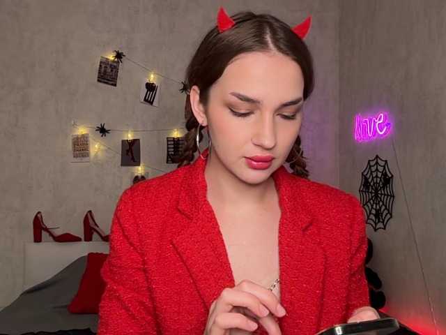TiffanyPerry, live now on BongaCams