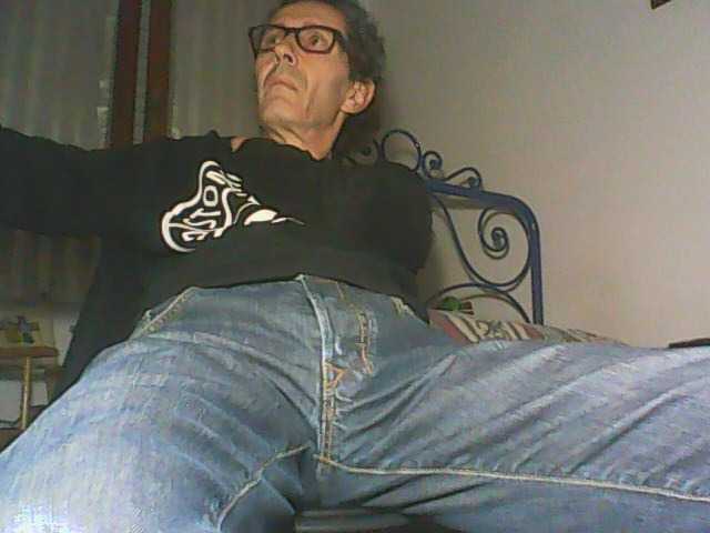 MoroItalia — live male cam