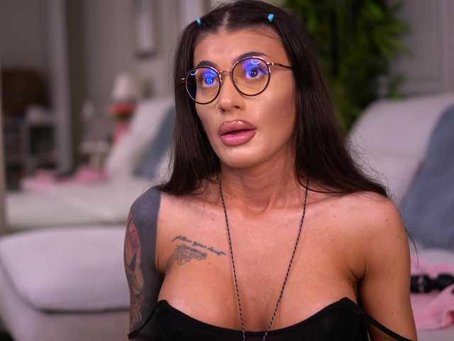 DariaAmaris live cam preview