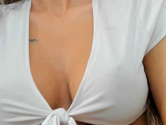 DariaAmaris live cam on BongaCams