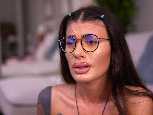 DariaAmaris live cam on BongaCams