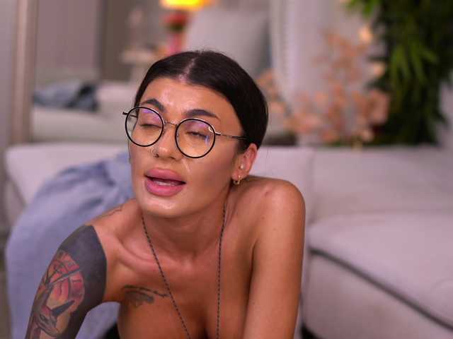 DariaAmaris live cam preview