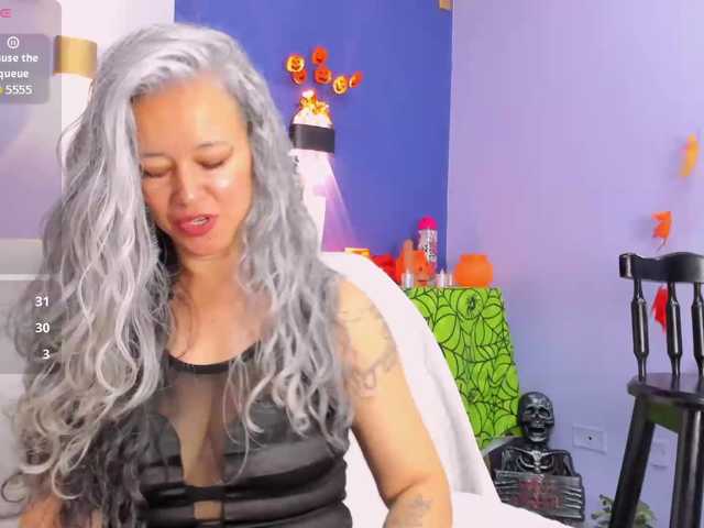 DitaVonteese live cam on BongaCams