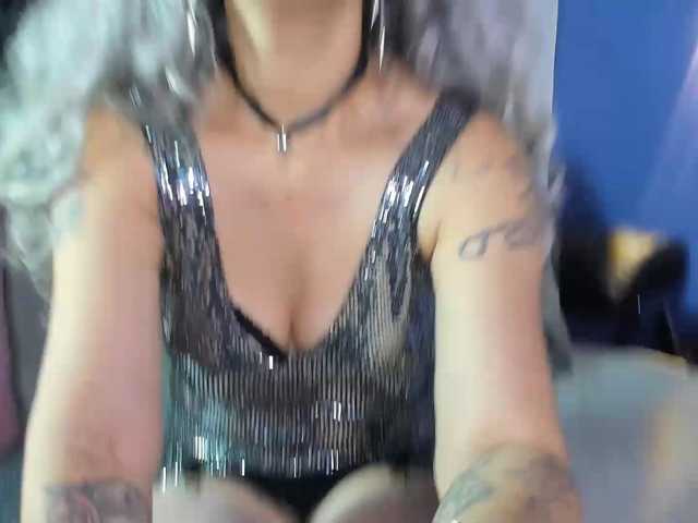DitaVontesse live cam preview