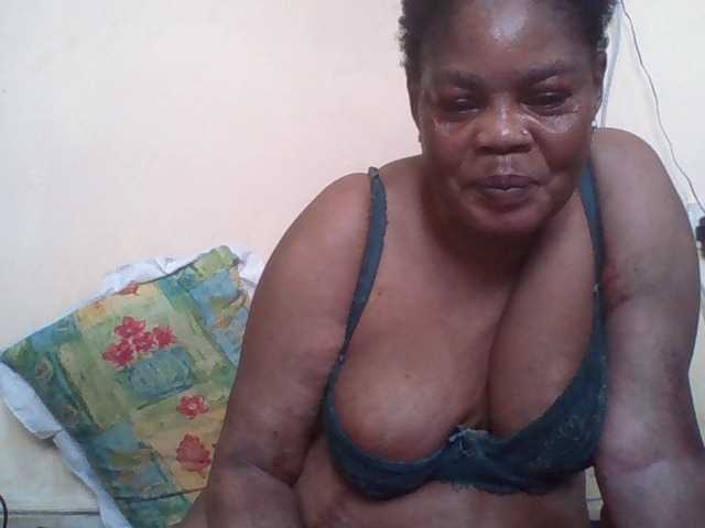 Sexydove8 live cam on BongaCams