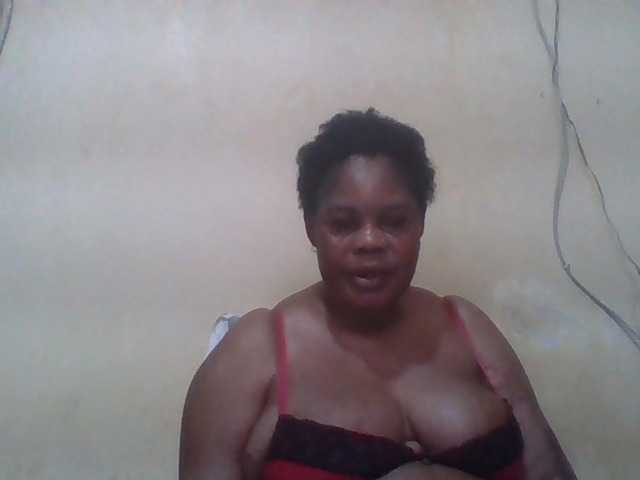 Sexydove8 live cam on BongaCams