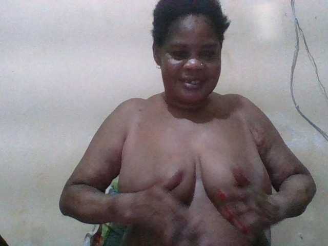 Sexydove8 live cam on BongaCams