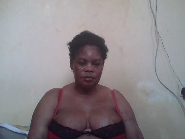 Sexydove8 live cam on BongaCams