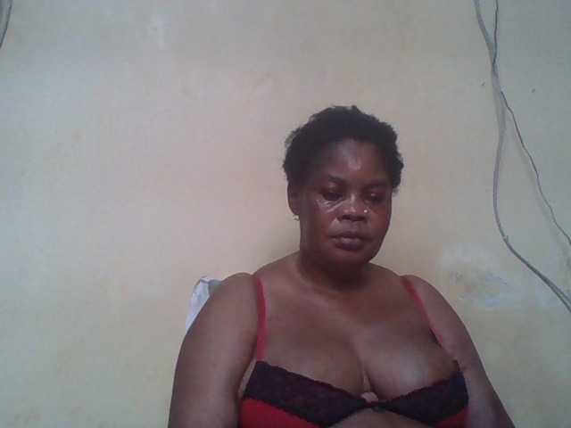 Sexydove8 live cam on BongaCams