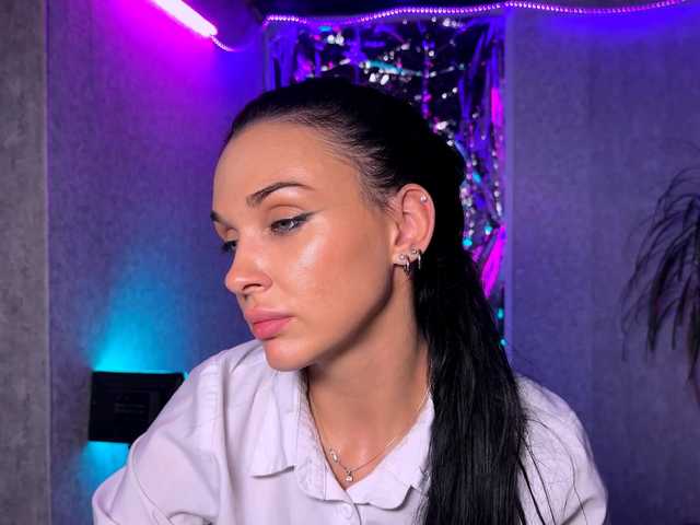 JoellaDitolla live cam on BongaCams
