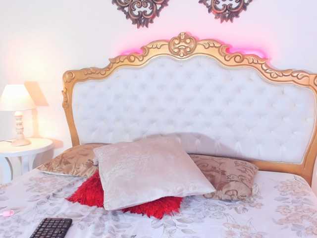 CatalinaaCruz live cam on BongaCams