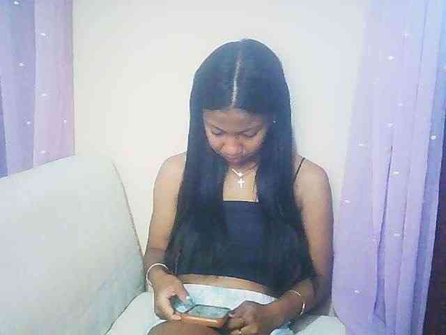 MilaRose1 webcam