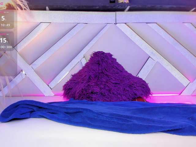 Mia-Miller live cam on BongaCams