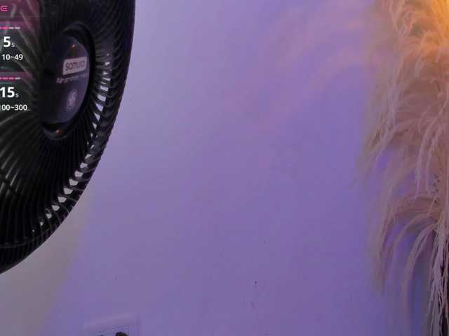 Mia-Miller live cam on BongaCams