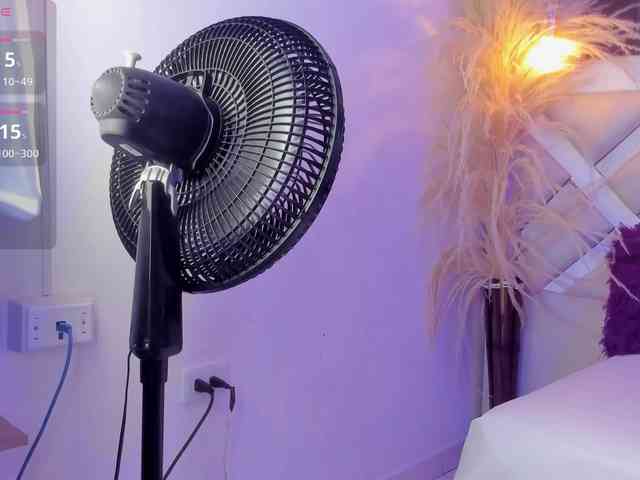 Mia-Miller webcam