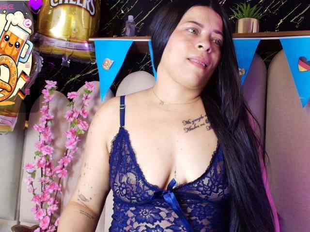 Mia-Miller webcam