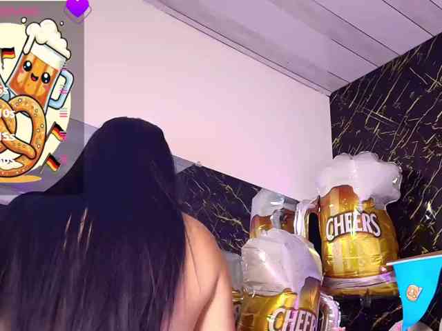 Mia-Miller webcam