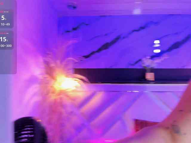 Mia-Miller webcam