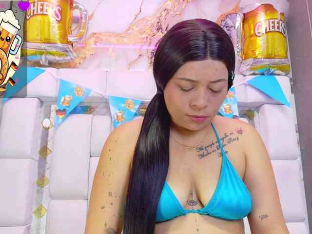Mia-Miller webcam
