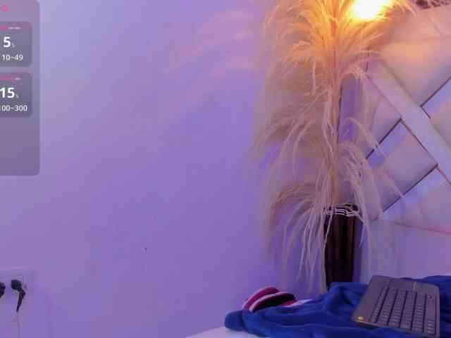 Mia-Miller webcam