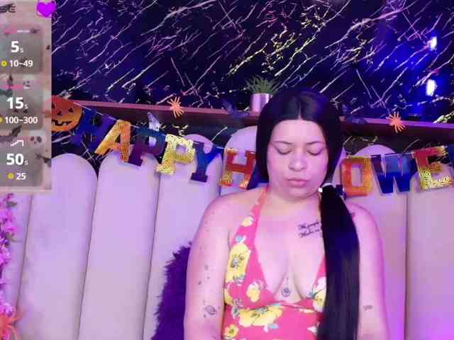 Mia-Miller webcam