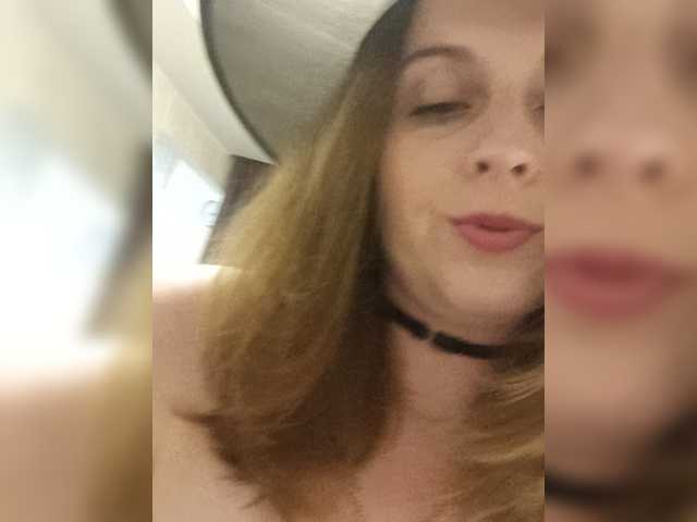 Sweetlady1 live cam on BongaCams