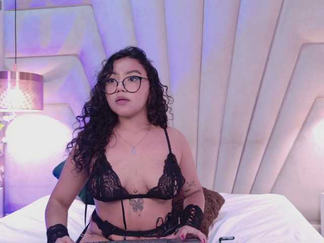 veronicaaCollins webcam