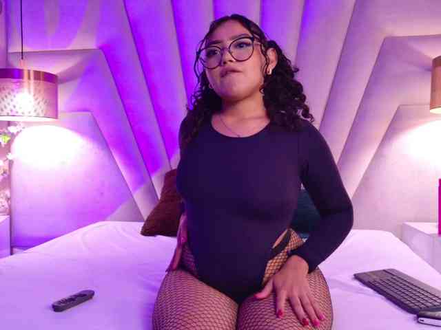 veronicaaCollins webcam
