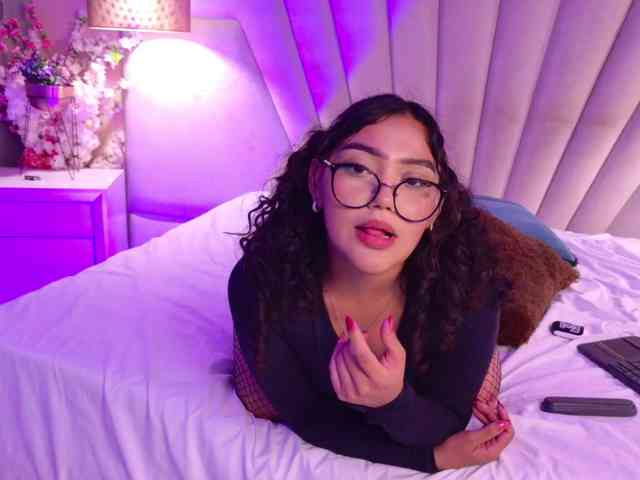 veronicaaCollins webcam