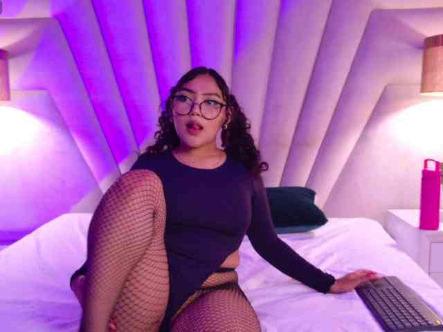 veronicaaCollins webcam