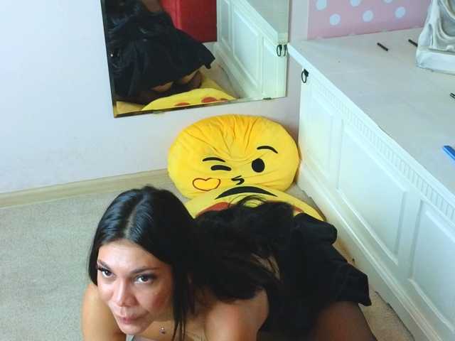 Deli-Katy live cam on BongaCams