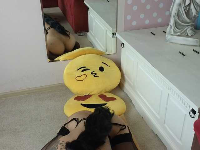 Deli-Katy live cam on BongaCams