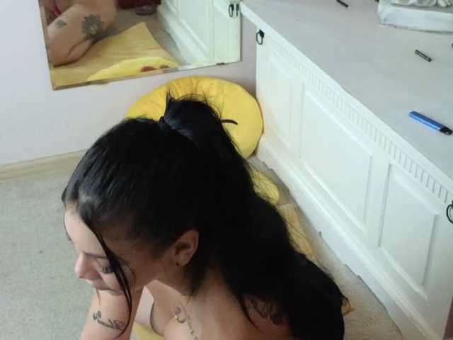 Deli-Katy live cam on BongaCams