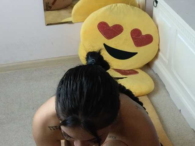 Deli-Katy live cam on BongaCams