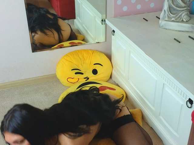 Deli-Katy live cam on BongaCams