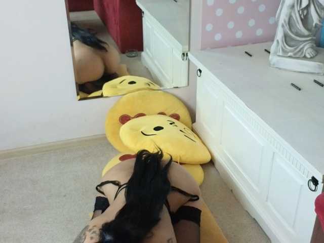 Deli-Katy live cam on BongaCams