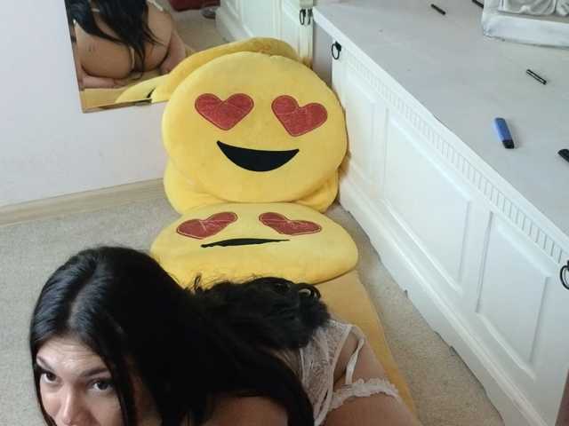 Deli-Katy live cam on BongaCams
